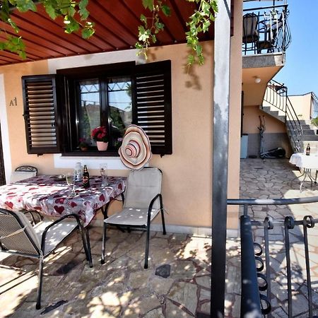 Apartmani Kovac Funtana Exterior photo