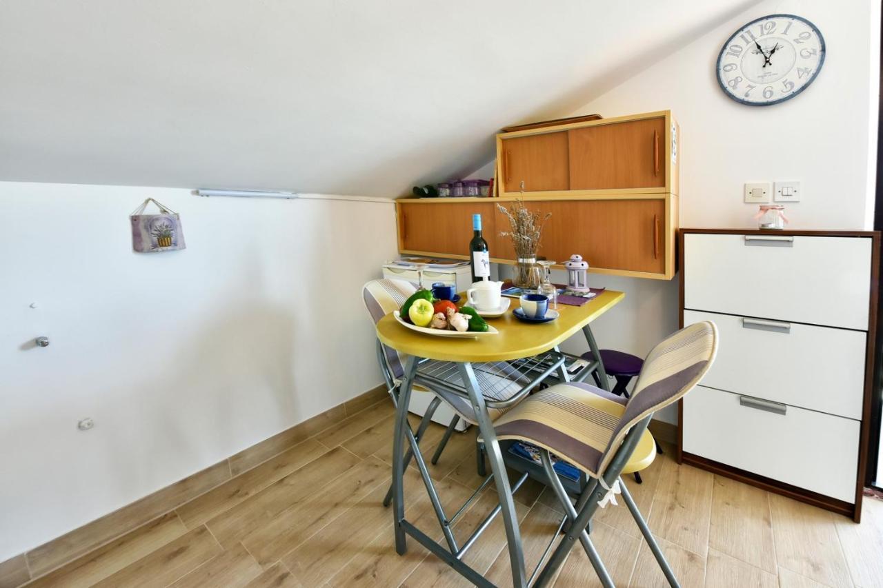 Apartmani Kovac Funtana Exterior photo
