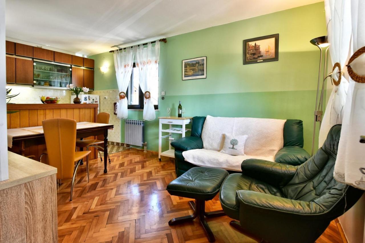 Apartmani Kovac Funtana Exterior photo